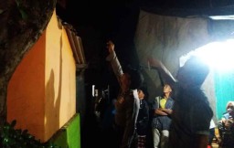 Pasang Bendera Partai di Sekitar Rumahnya, Muhidin Tewas Tersetrum