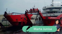Photo Talk: Kapal Nyaris Tenggelam di Pelabuhan Ketapang
