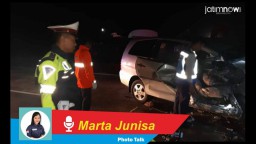 Photo Talk: Mobil Tabrak Truk di Tol Ngawi
