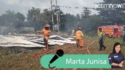 Photo Talk: Gudang Kapuk Ludes Terbakar