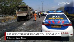 Video: Bus Akas Terbakar di Gate Tol Sidoarjo 2