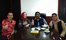 Cucu Bung Karno Kunjungi Markas Timses Jokowi Jatim
