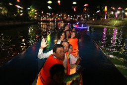 Delegasi UNICEF Terkesima Keindahan Sungai Kalimas 