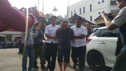 Nyaru Kiai, Sholeh Ngaku Bisa Gandakan Uang