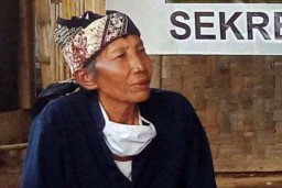 Suku Osing di Banyuwangi Terbangkan Layang-layang Sakral Saat Pagebluk