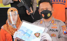 Pilihan Pembaca: Polisi Ringkus Pembunuh di Mojokerto hingga Beli HP Pakai Upal