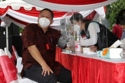 Plt Wali Kota dan Forpimda di Surabaya Disuntik Vaksin Covid-19