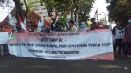 Aliansi Mahasiswa Jawa Timur Gelar Aksi Tuntut Kampanye Pilpres Damai