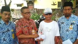 Pemprov Jatim Santuni Keluarga Korban Tewas Viaduk 'Surabaya Membara'