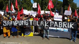 Warga Ponorogo Geruduk Gedung DPRD dan Pemkab