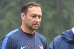 Wolfgang Pikal Mundur dari Pelatih Persebaya